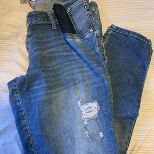 Liz Lange maternity skinny jeans